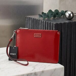❤️ DKNY Red Patent Leather Wristlet Pouch Clutch 8x6 - NWT